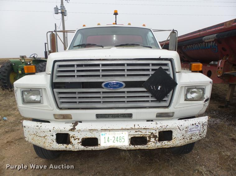 image for item DA0510 1985 Ford F700 fuel truck