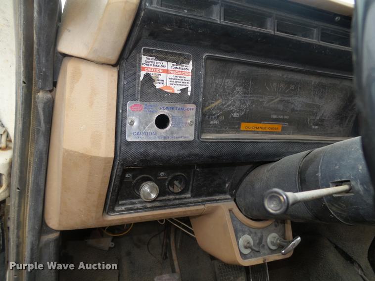 image for item DA0510 1985 Ford F700 fuel truck