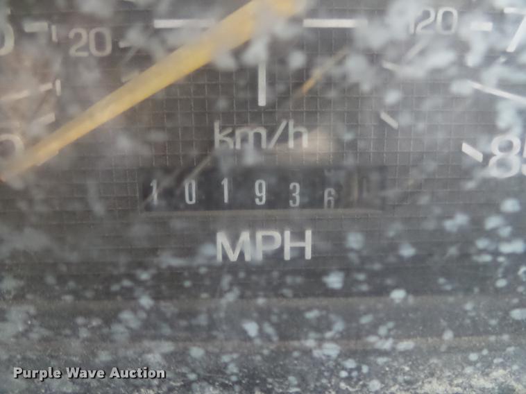 image for item DA0510 1985 Ford F700 fuel truck