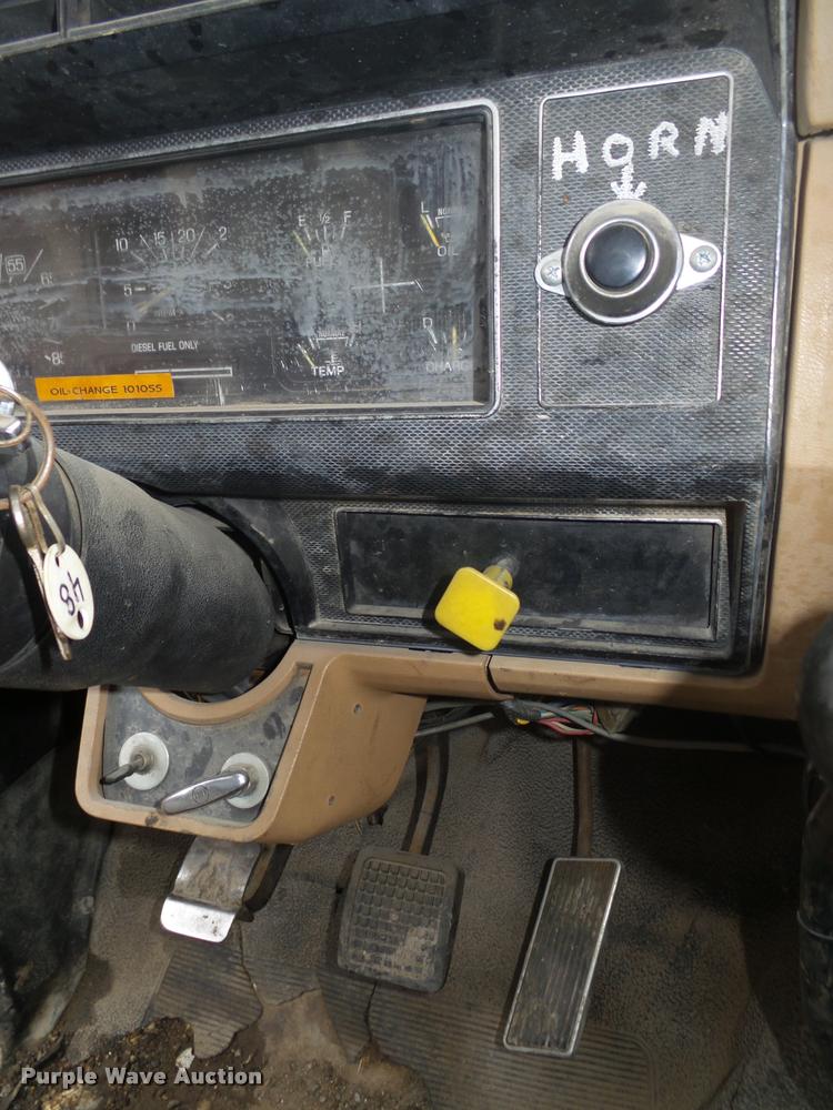 image for item DA0510 1985 Ford F700 fuel truck