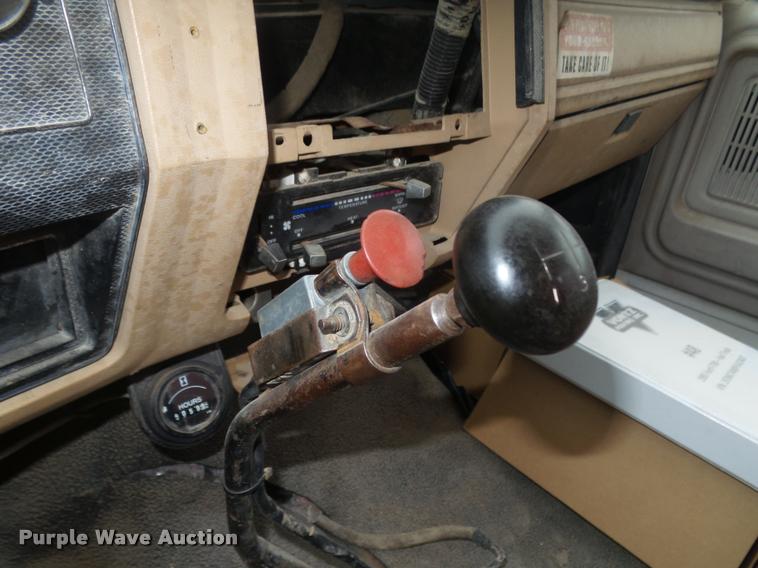 image for item DA0510 1985 Ford F700 fuel truck