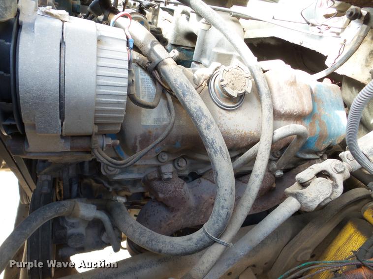 image for item DA0510 1985 Ford F700 fuel truck