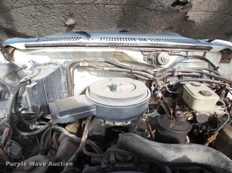 image for item DA0510 1985 Ford F700 fuel truck