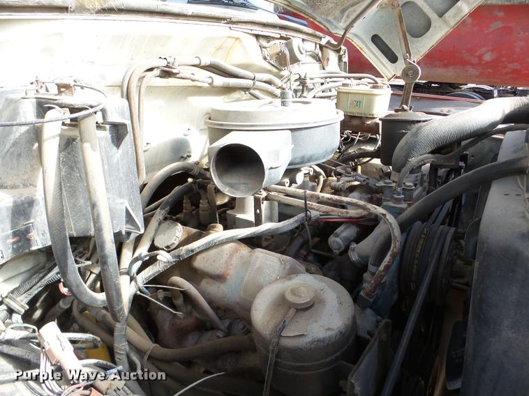 image for item DA0510 1985 Ford F700 fuel truck