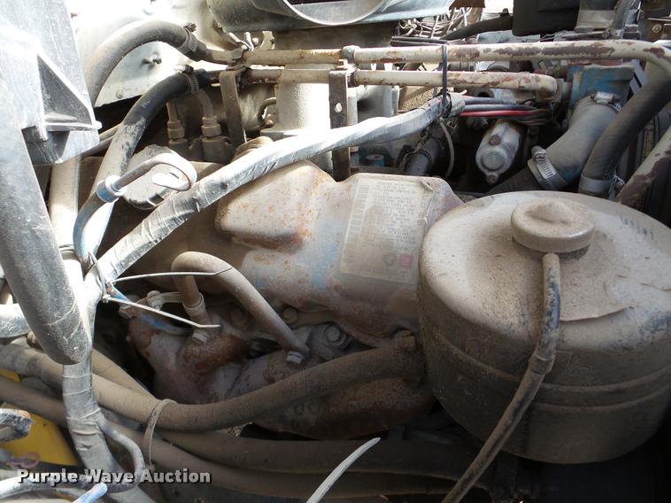 image for item DA0510 1985 Ford F700 fuel truck