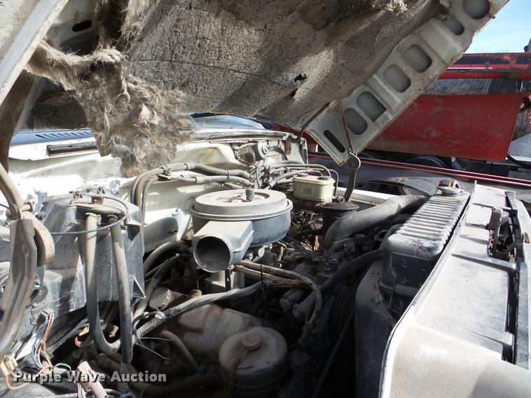 image for item DA0510 1985 Ford F700 fuel truck