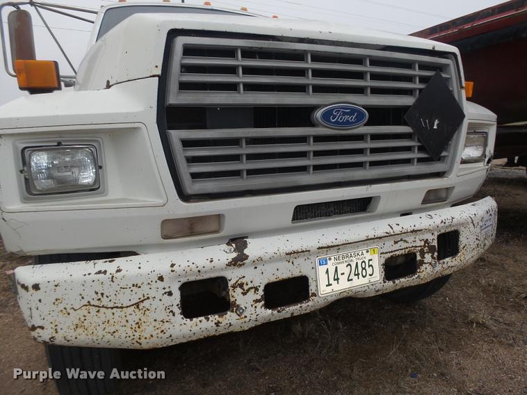 image for item DA0510 1985 Ford F700 fuel truck