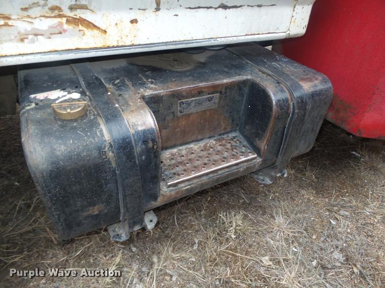 image for item DA0510 1985 Ford F700 fuel truck