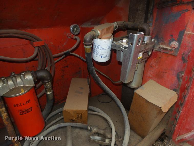 image for item DA0510 1985 Ford F700 fuel truck