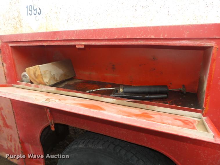 image for item DA0510 1985 Ford F700 fuel truck