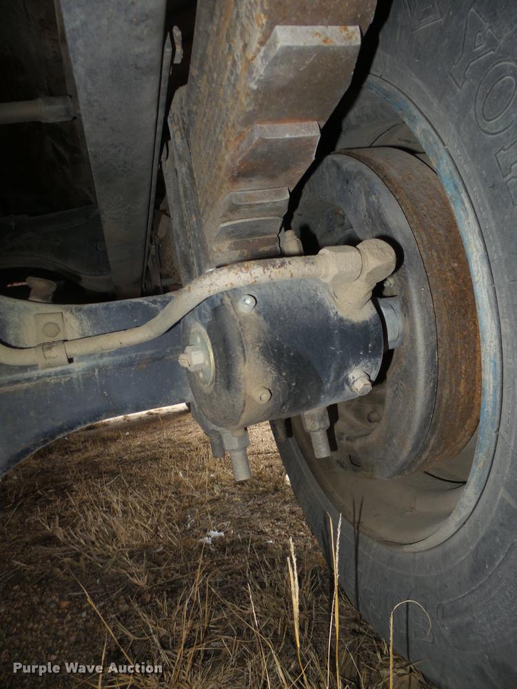 image for item DA0510 1985 Ford F700 fuel truck