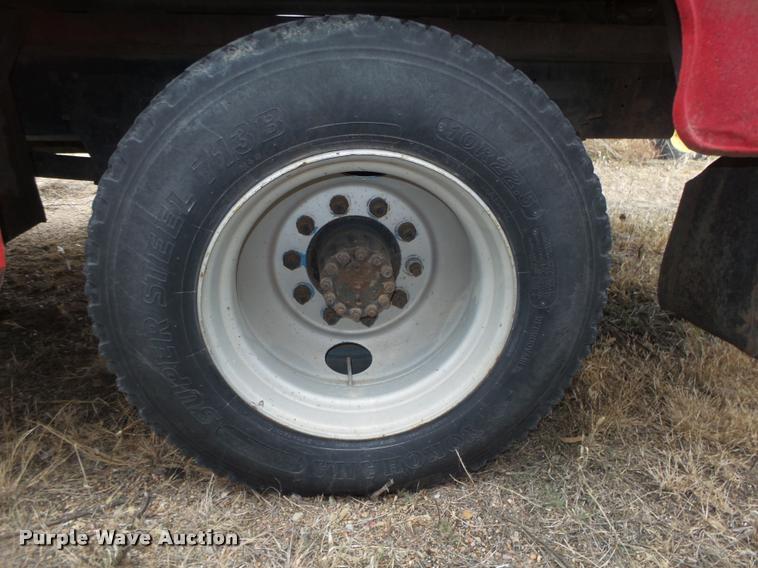 image for item DA0510 1985 Ford F700 fuel truck