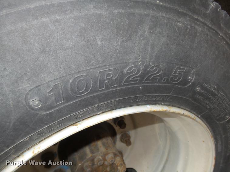 image for item DA0510 1985 Ford F700 fuel truck