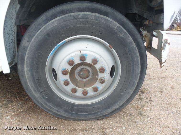 image for item DA0510 1985 Ford F700 fuel truck