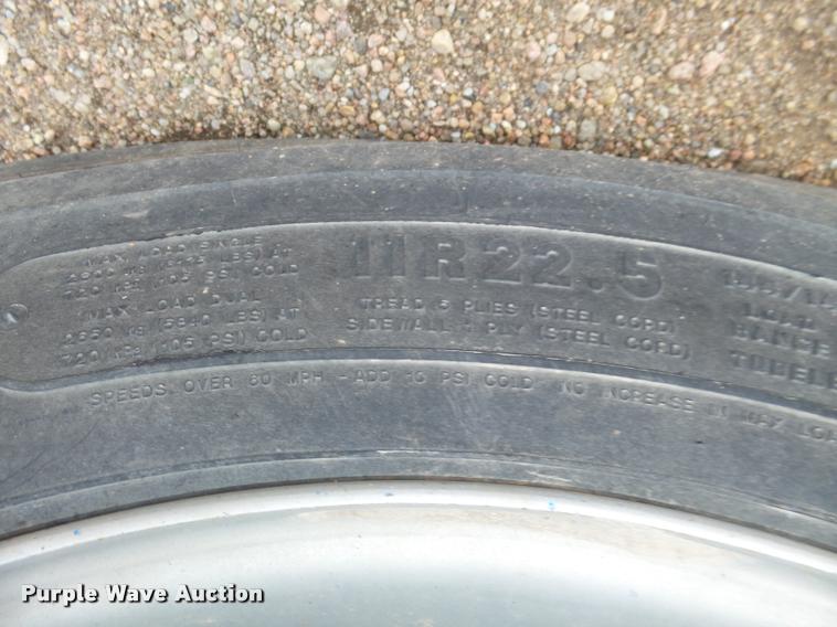 image for item DA0510 1985 Ford F700 fuel truck