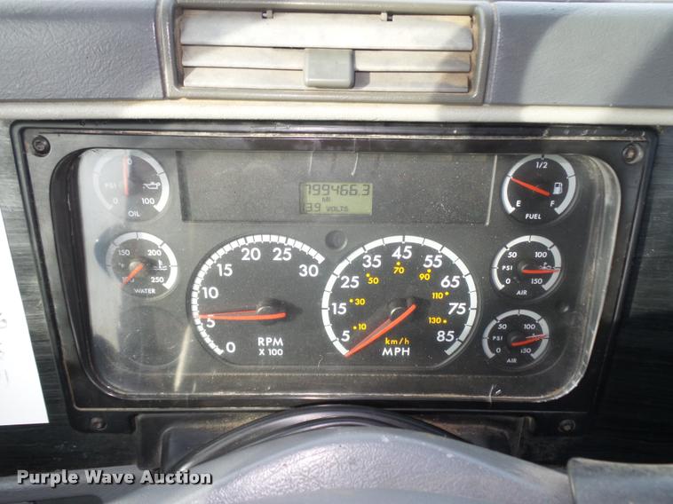 image for item DA0512 2006 Freightliner Columbia semi truck