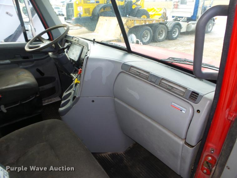 image for item DA0512 2006 Freightliner Columbia semi truck