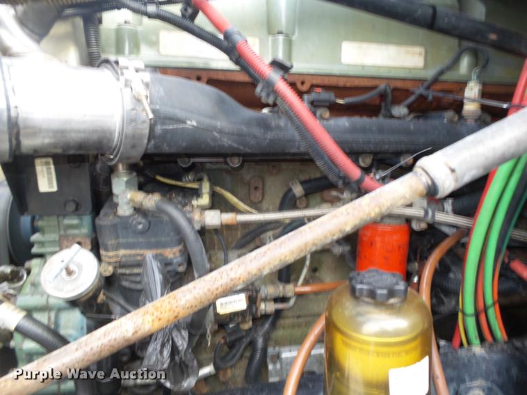 image for item DA0512 2006 Freightliner Columbia semi truck