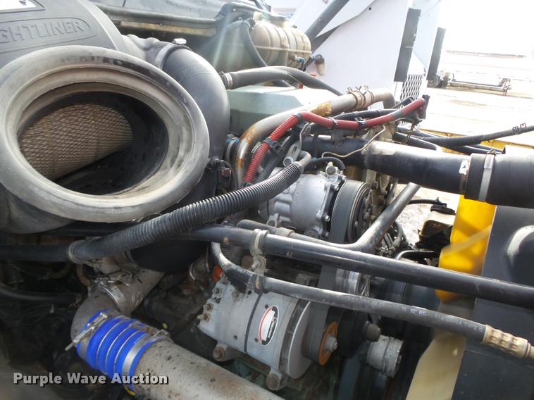 image for item DA0512 2006 Freightliner Columbia semi truck