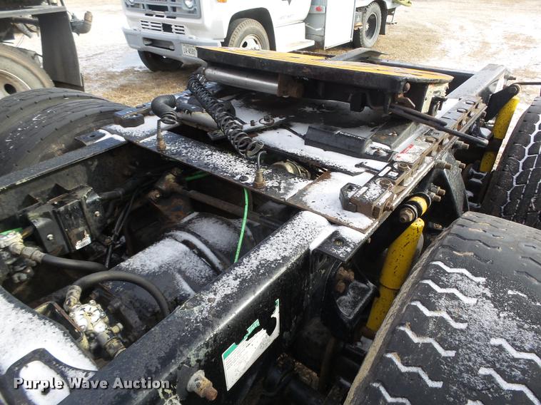 image for item DA0512 2006 Freightliner Columbia semi truck