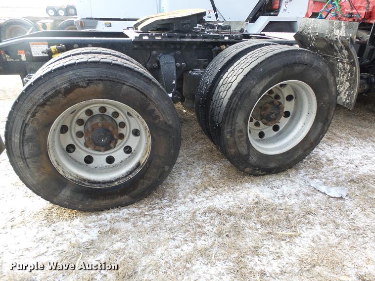 image for item DA0512 2006 Freightliner Columbia semi truck