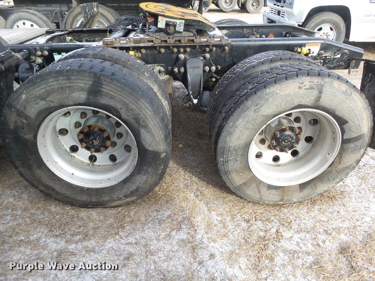 image for item DA0512 2006 Freightliner Columbia semi truck