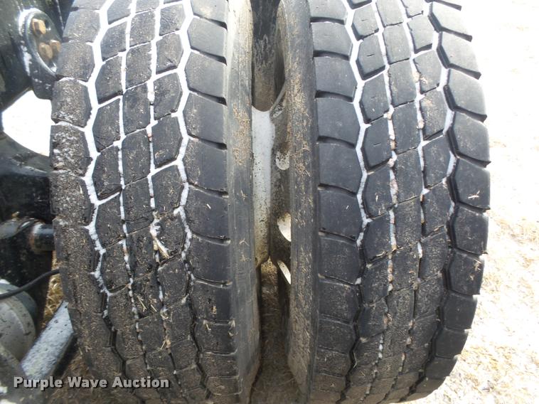 image for item DA0512 2006 Freightliner Columbia semi truck