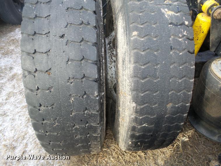 image for item DA0512 2006 Freightliner Columbia semi truck