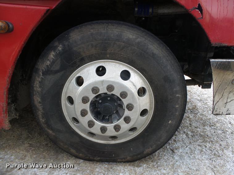 image for item DA0512 2006 Freightliner Columbia semi truck