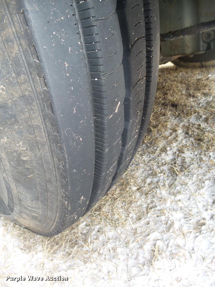 image for item DA0512 2006 Freightliner Columbia semi truck