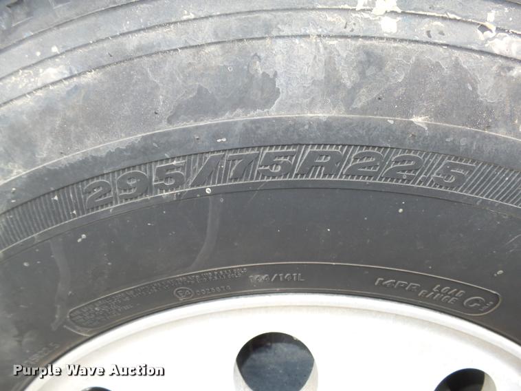 image for item DA0512 2006 Freightliner Columbia semi truck