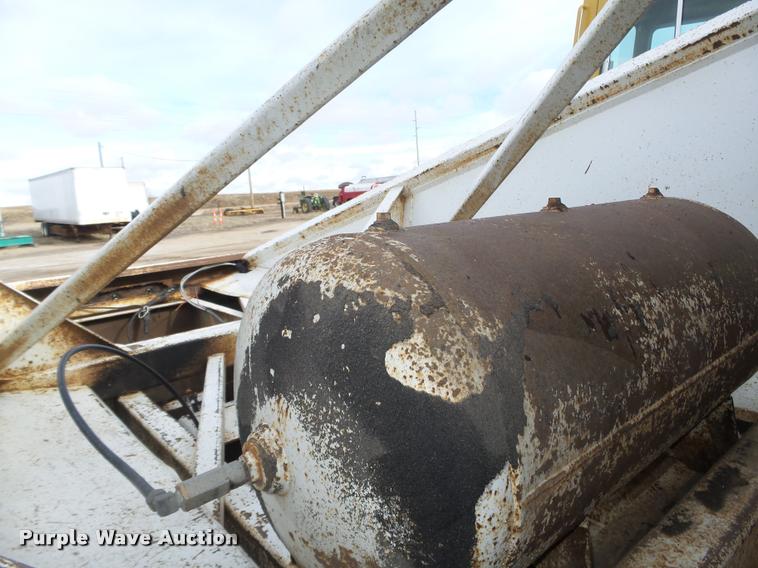 image for item DA0513 1997 Road Master G420 bottom dump trailer