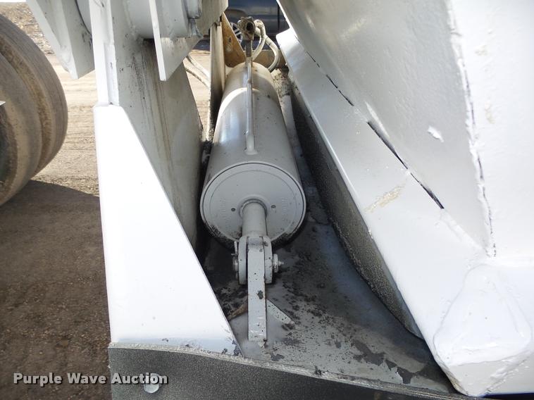 image for item DA0519 2013 Dakota 4300BDT bottom dump trailer