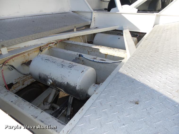 image for item DA0519 2013 Dakota 4300BDT bottom dump trailer