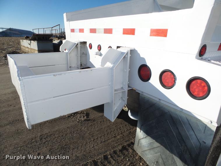 image for item DA0519 2013 Dakota 4300BDT bottom dump trailer
