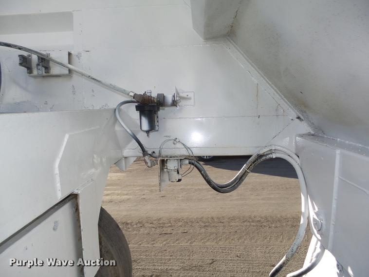 image for item DA0519 2013 Dakota 4300BDT bottom dump trailer