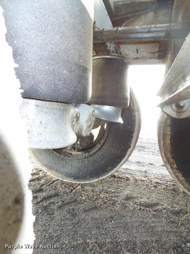 image for item DA0519 2013 Dakota 4300BDT bottom dump trailer