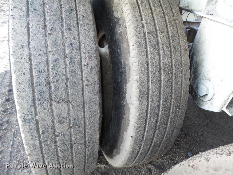 image for item DA0519 2013 Dakota 4300BDT bottom dump trailer