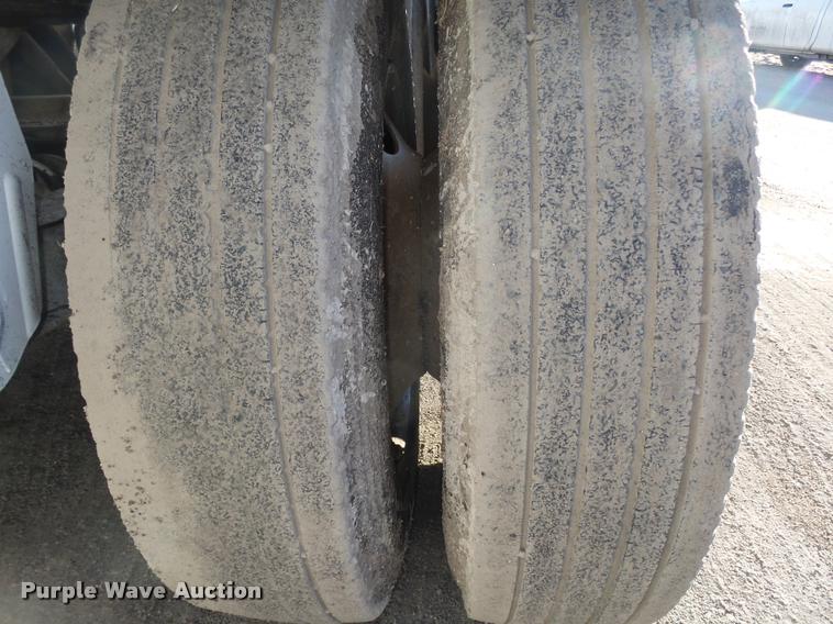 image for item DA0519 2013 Dakota 4300BDT bottom dump trailer