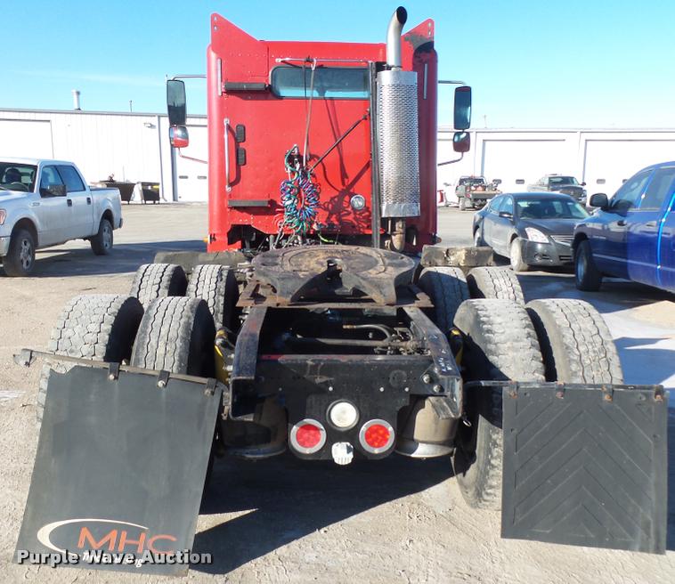 image for item DA0520 2007 Freightliner Columbia semi truck