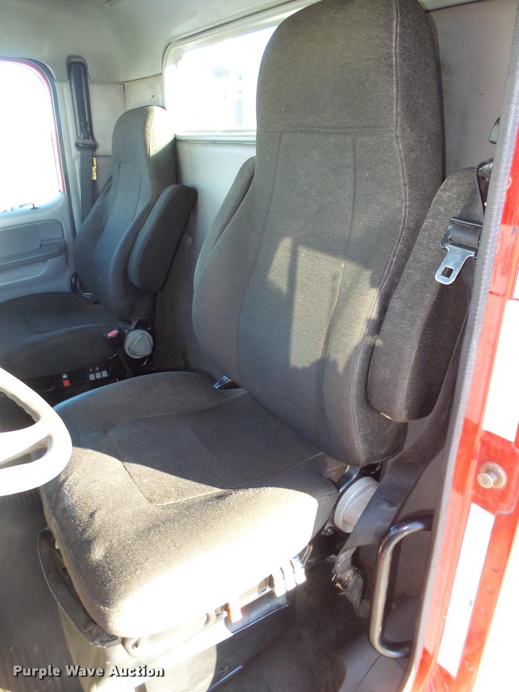 image for item DA0520 2007 Freightliner Columbia semi truck