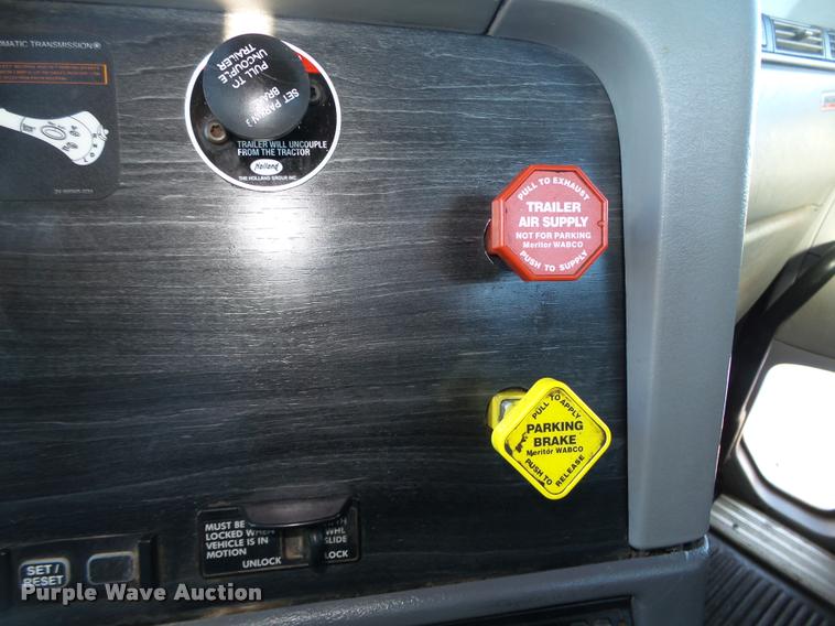 image for item DA0520 2007 Freightliner Columbia semi truck