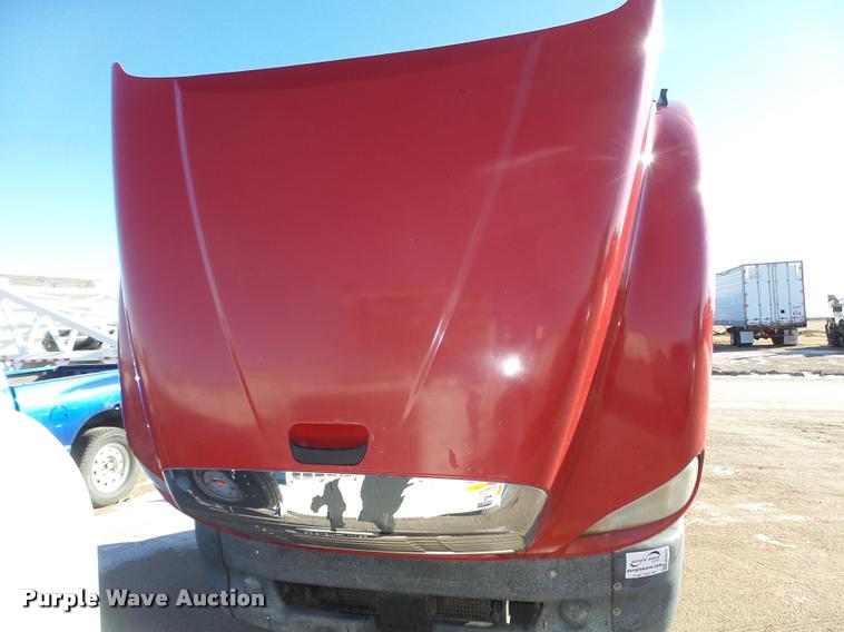 image for item DA0520 2007 Freightliner Columbia semi truck