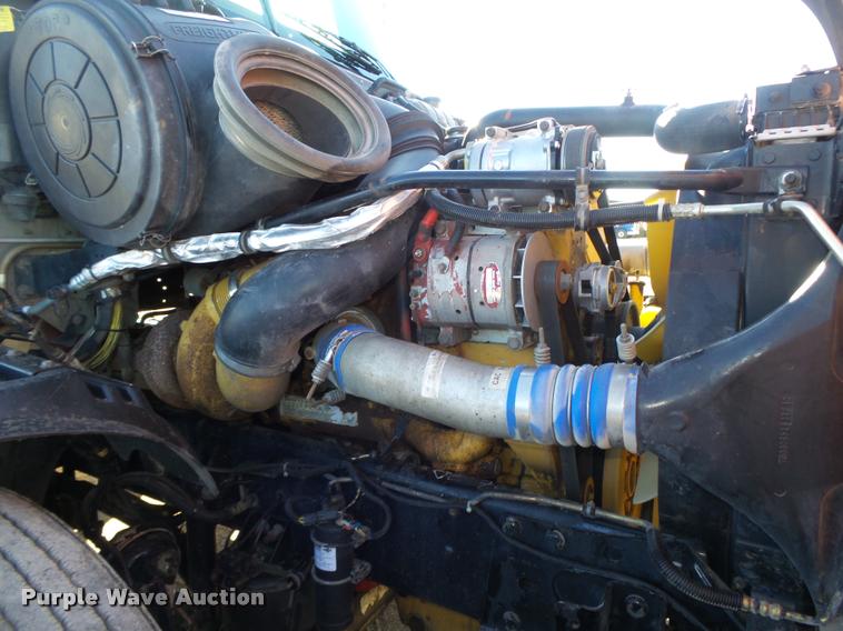 image for item DA0520 2007 Freightliner Columbia semi truck