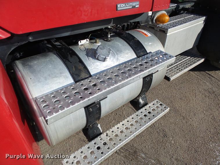 image for item DA0520 2007 Freightliner Columbia semi truck