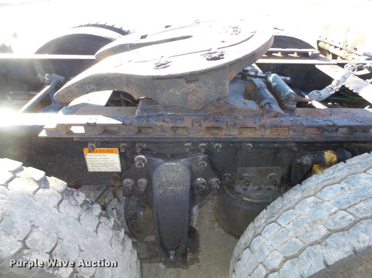 image for item DA0520 2007 Freightliner Columbia semi truck