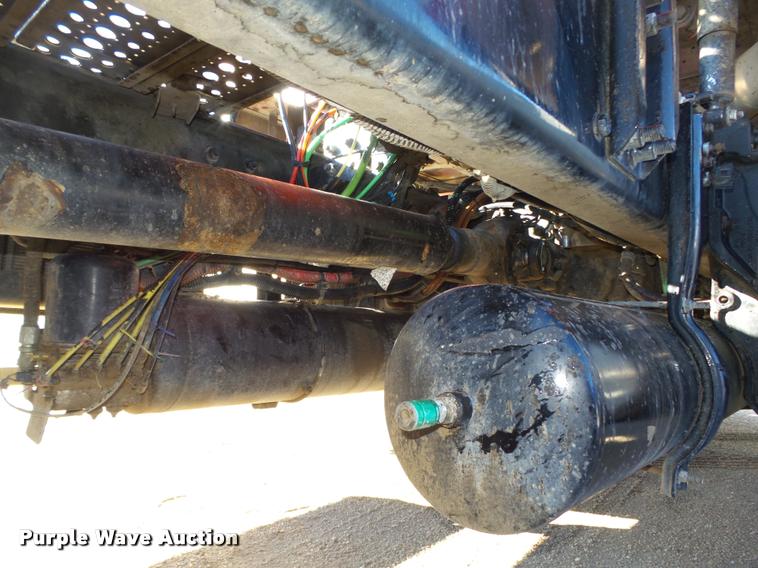 image for item DA0520 2007 Freightliner Columbia semi truck