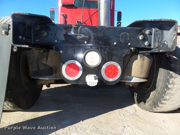 image for item DA0520 2007 Freightliner Columbia semi truck