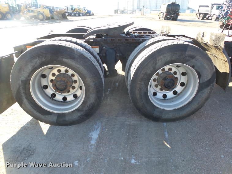 image for item DA0520 2007 Freightliner Columbia semi truck