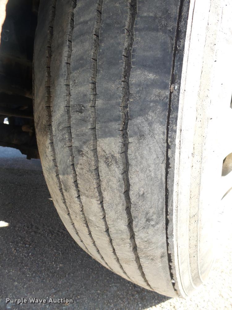 image for item DA0520 2007 Freightliner Columbia semi truck